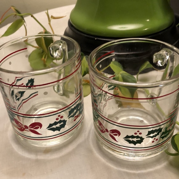VINTAGE SET OF 2 KIG GLASS MUGS- CHRISTMAS HOLIDAY EGG NOG 8 OZ INDONESIA - #315 - Picture 1 of 9